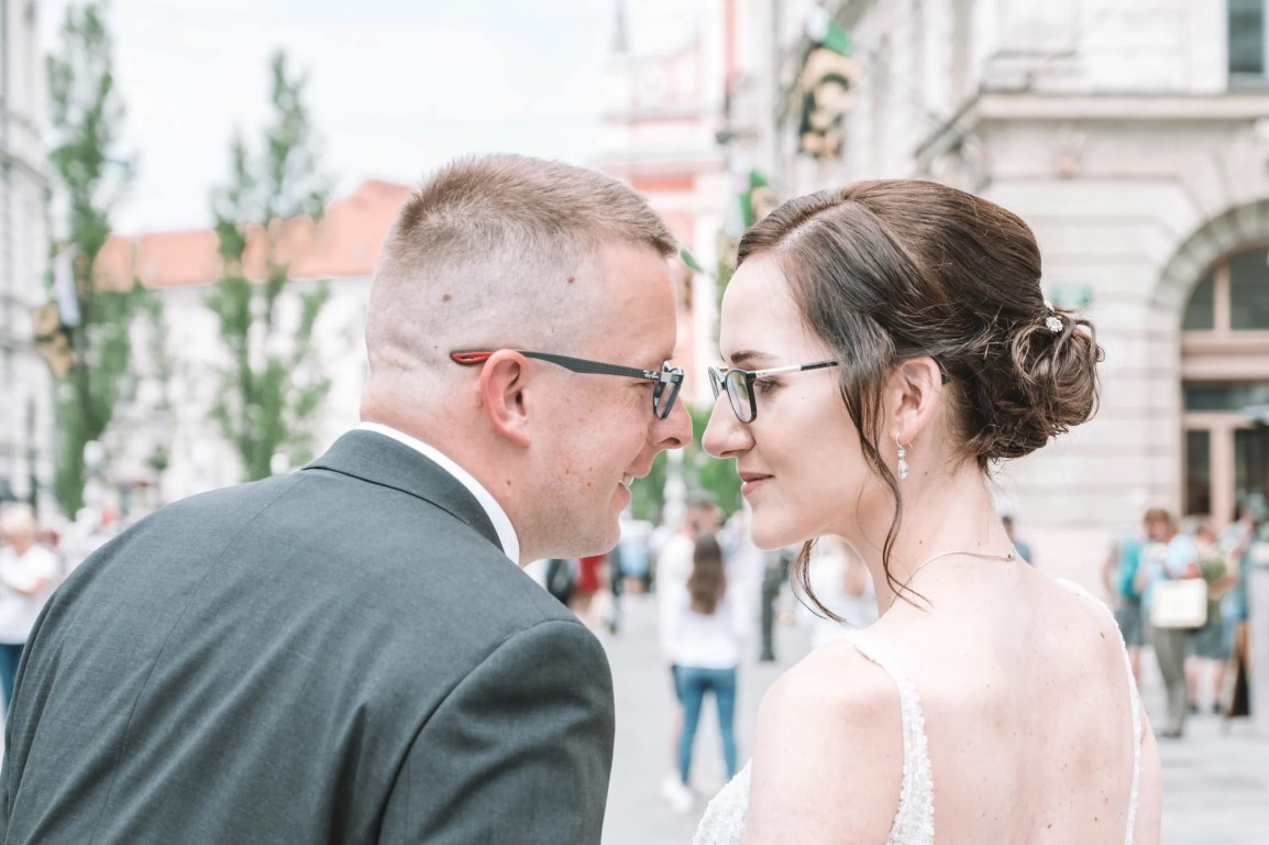 Poročni fotograf Ljubljana – umetniška silhueta para
